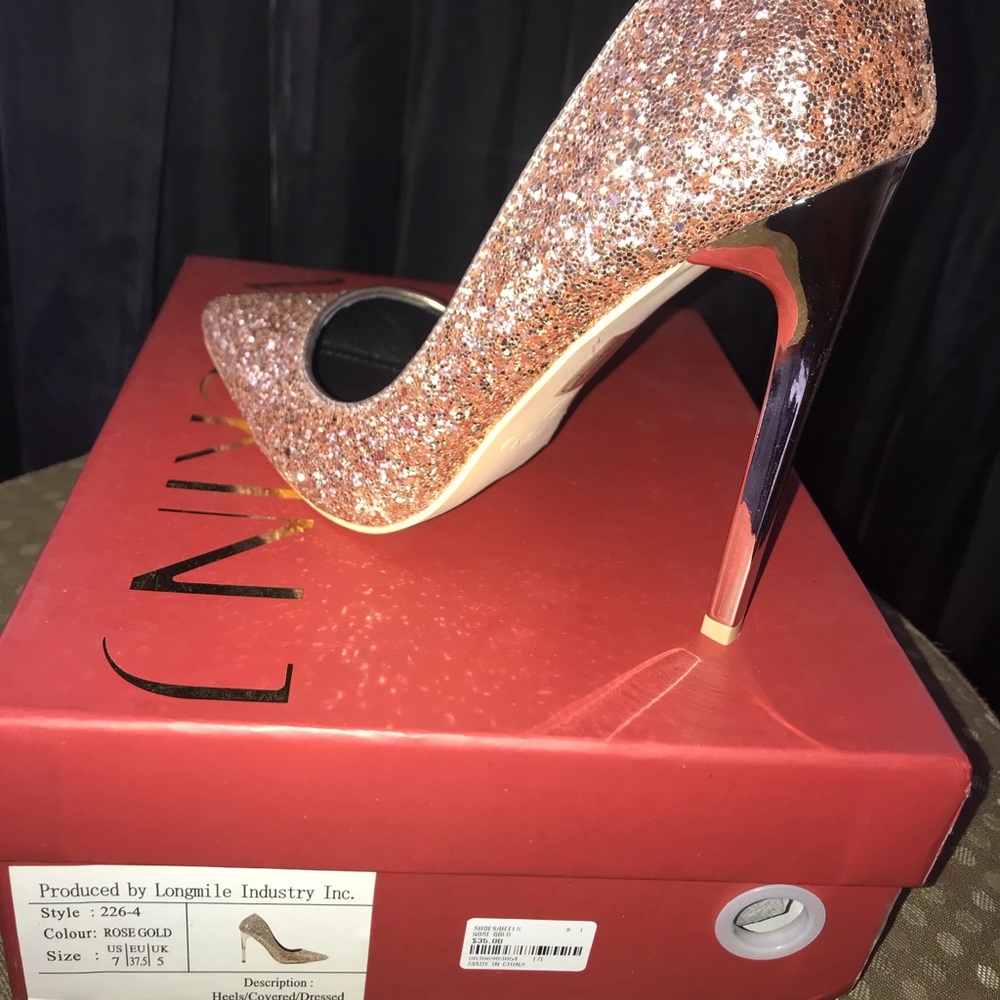 Heels - Picture 4 of 4